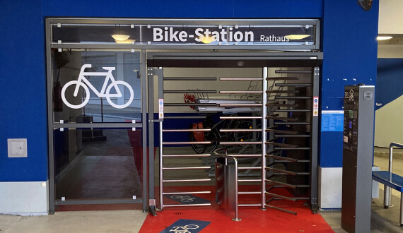 Neue Bike-Stations in den APAG Parkhäusern Adalbersteinweg und Rathaus
