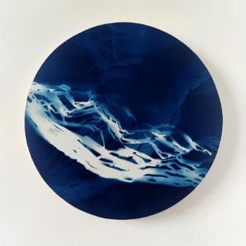 INTO THE BLUE, Tondo VI von Maren Hoch